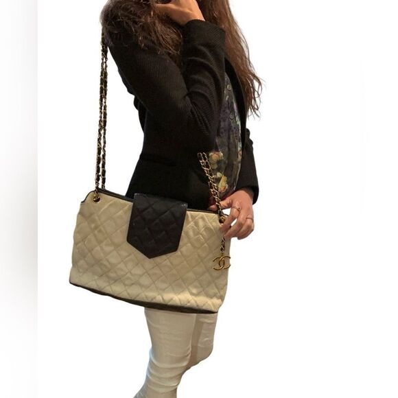 Chanel canvas and leather bag - Picture 4 of 16